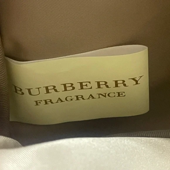 Burberry Cosmetic Bag Bundle - Picture 8 of 8